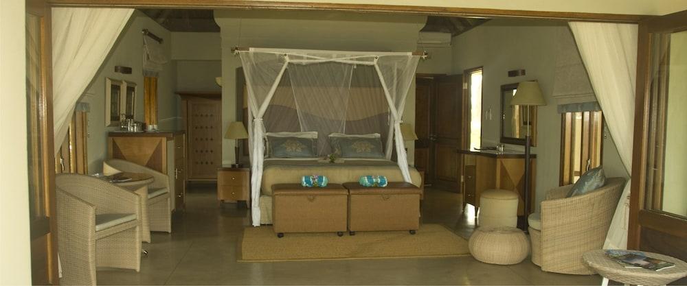 Dugong Beach Lodge Виланкулос Экстерьер фото