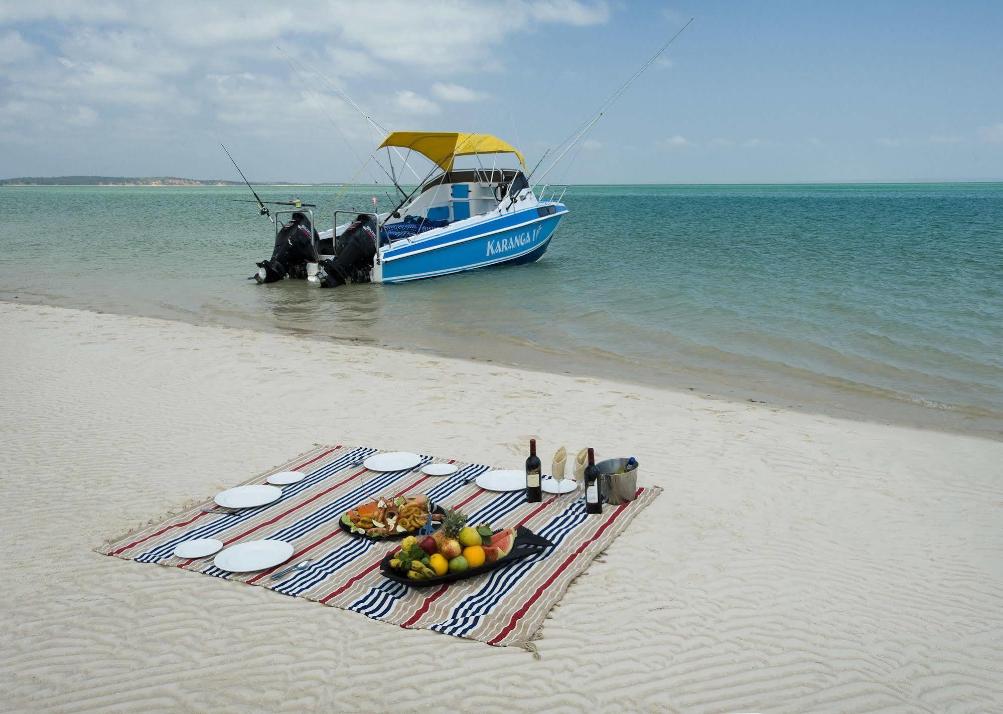 Dugong Beach Lodge Виланкулос Экстерьер фото