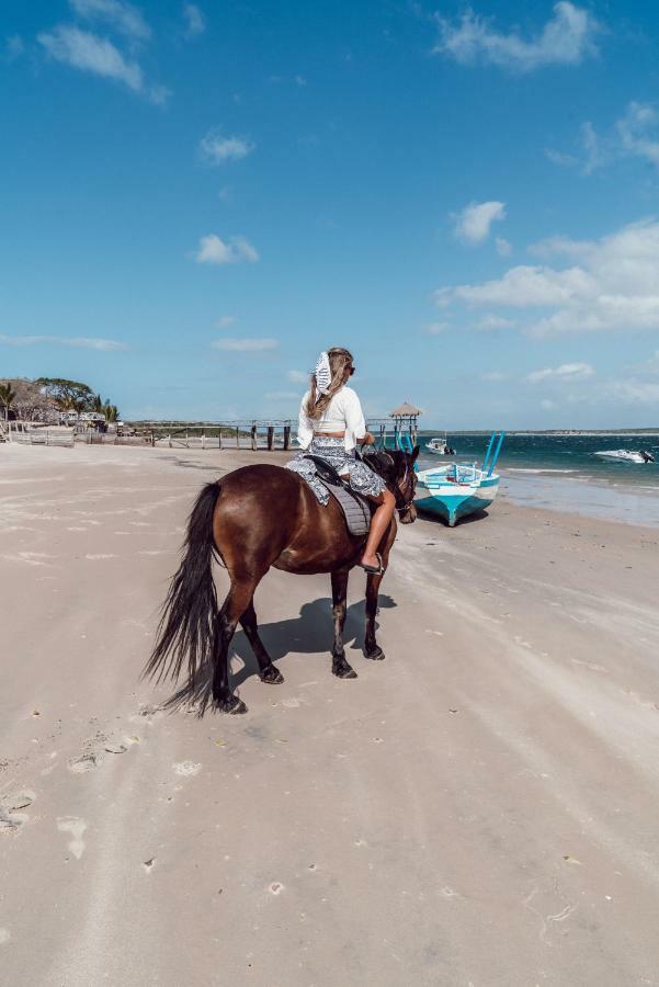 Dugong Beach Lodge Виланкулос Экстерьер фото