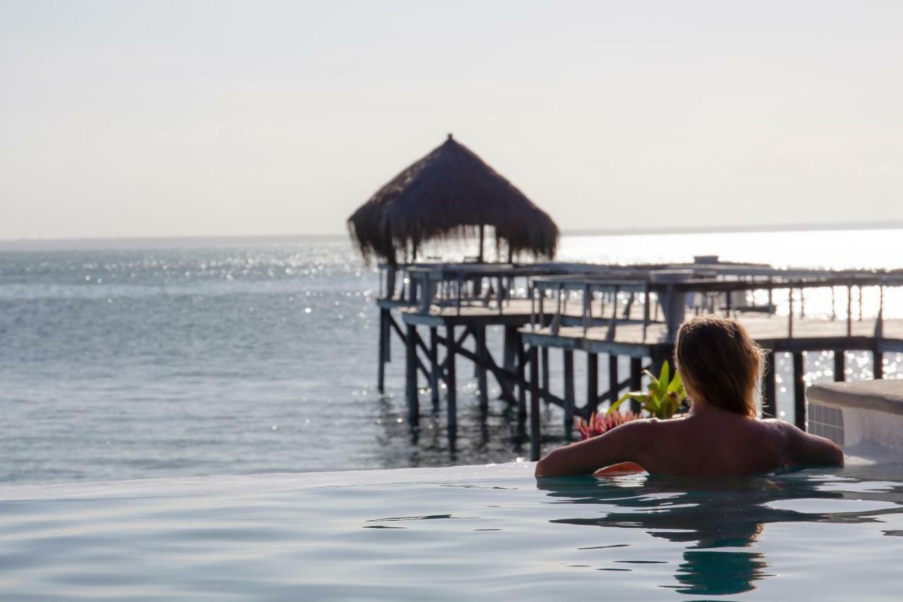 Dugong Beach Lodge Виланкулос Экстерьер фото