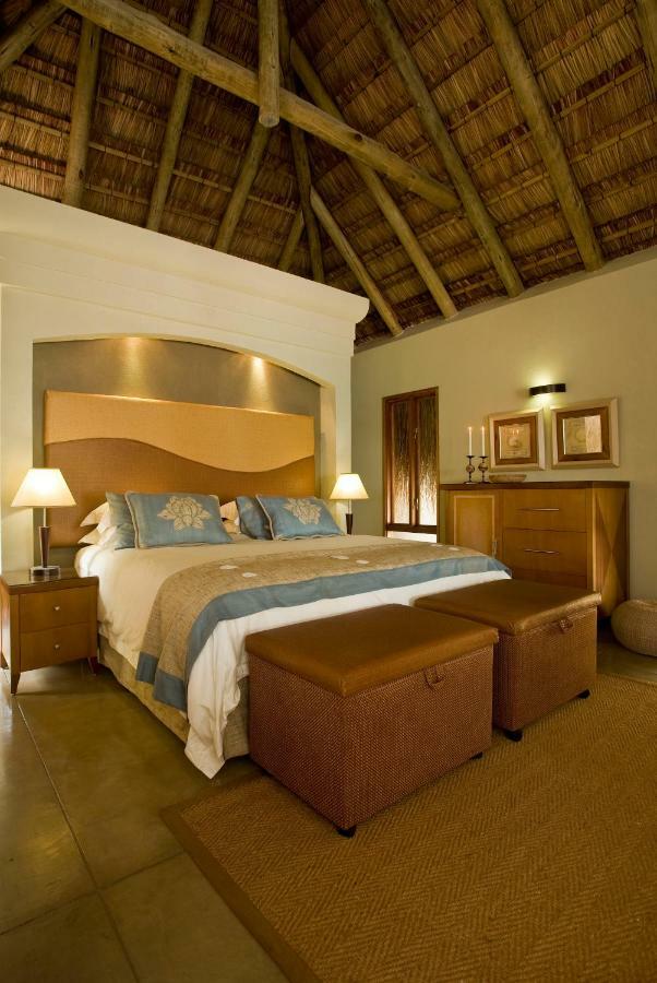 Dugong Beach Lodge Виланкулос Экстерьер фото